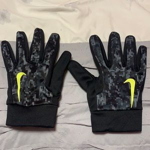 Nike Grip Athletic Gloves